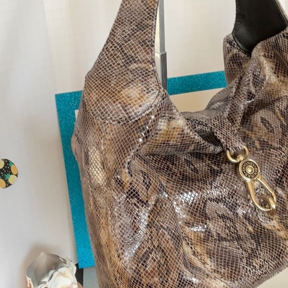 EUC Dooney and Bourke Shoulder Bag - Picture 4 of 12